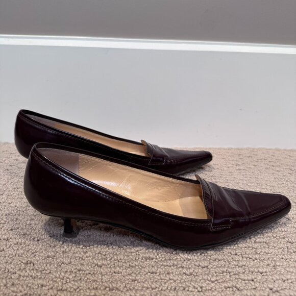 Isaac Mizrahi | Loafer Kitten Heel Pump | Vero Cuoio Patent Leather | Brown - Picture 5 of 8
